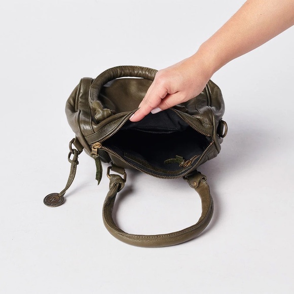 Wanderers Travel Co. The San Montano Crossbody [AVAILABLE IN BLACK OR OLIVE] - Picture 15 of 15